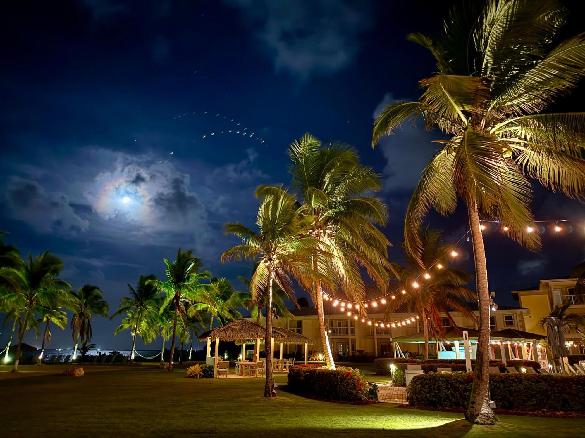The Grand Caymanian Resort George Town Exterior foto
