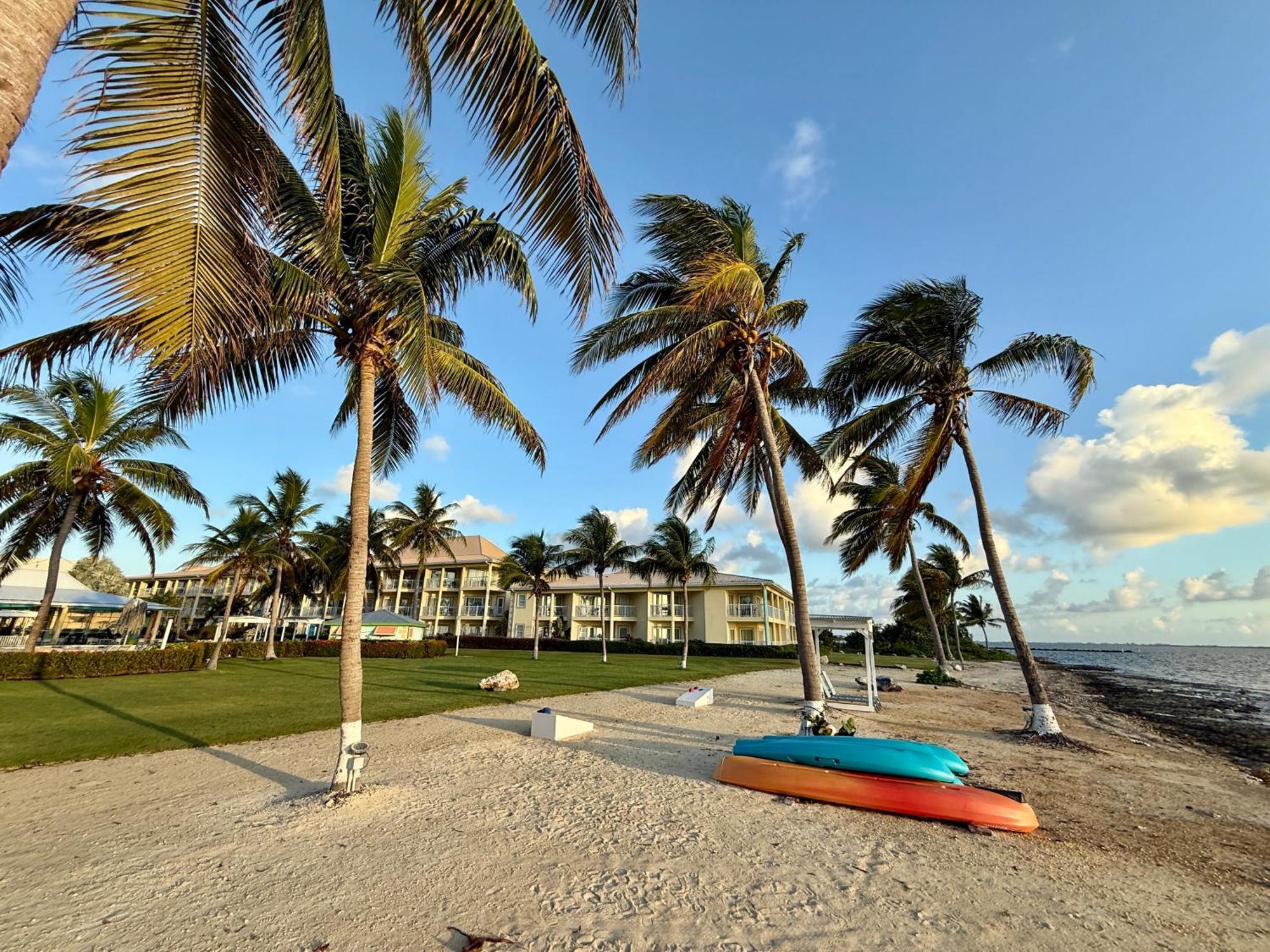 The Grand Caymanian Resort George Town Exterior foto